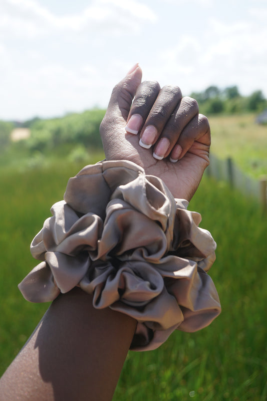 Satin Scrunchie – Soft, Strong, and Gentle for All Hair Types