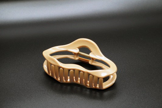 Hair Clip – Gentle Grip, Smooth Finish, Crown Care