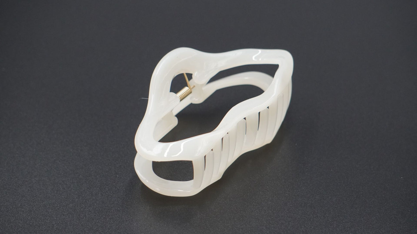 Hair Clip – Gentle Grip, Smooth Finish, Crown Care