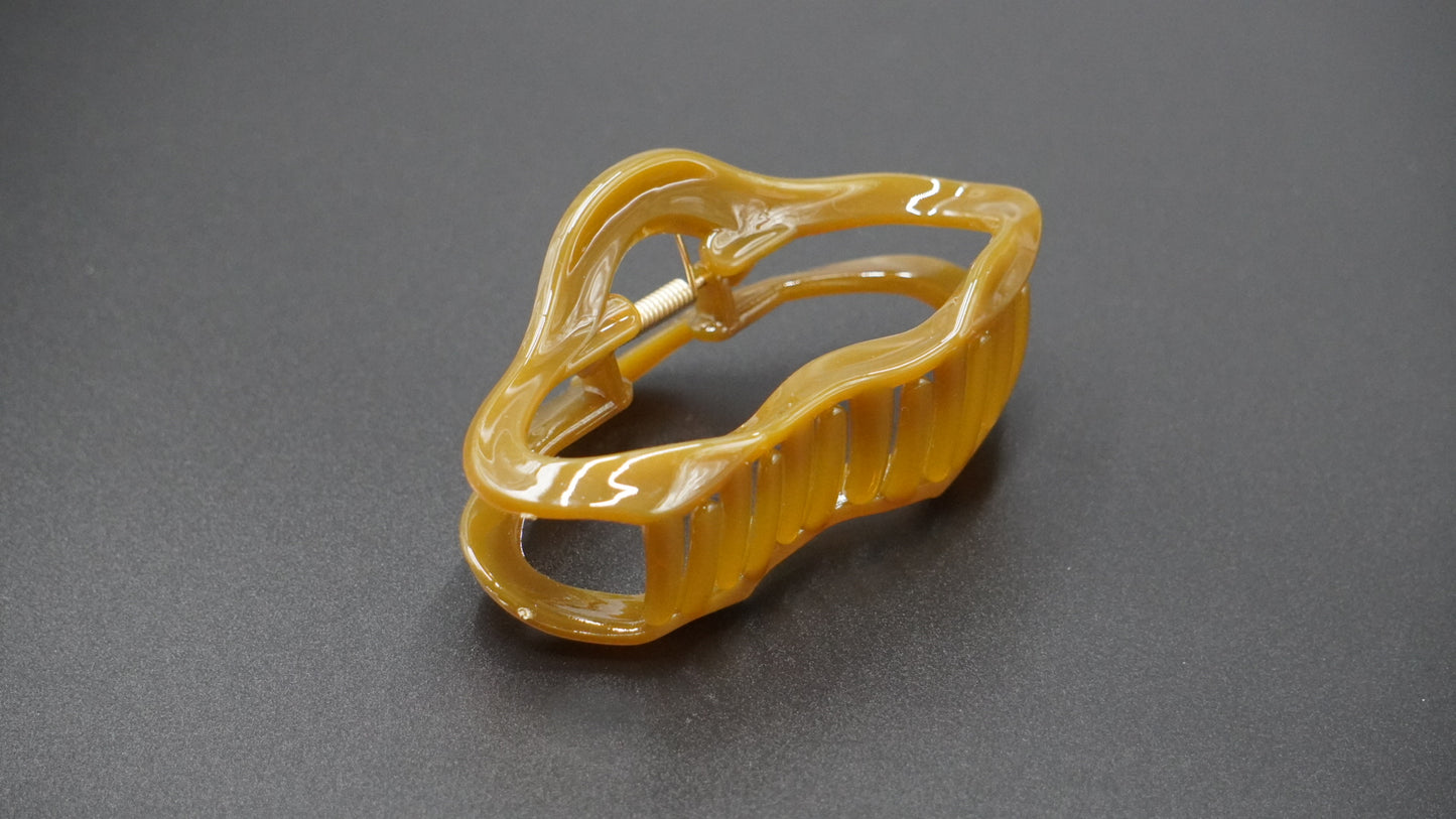 Hair Clip – Gentle Grip, Smooth Finish, Crown Care